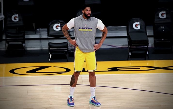 NBA_ Doncic arruina el regreso de A.D. en los Lakers