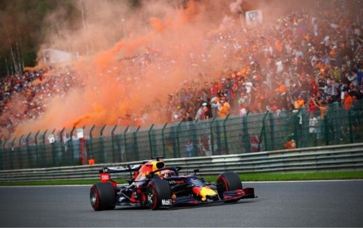 F1 Verstappen Pole en casa, Checo se desinfla y Hamilton con dudas