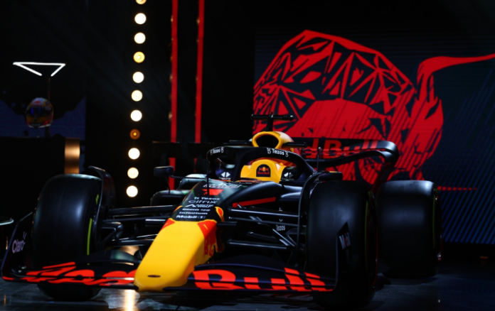 F1 El nuevo monoplaza de RedBull, el RB18, impone e impacta