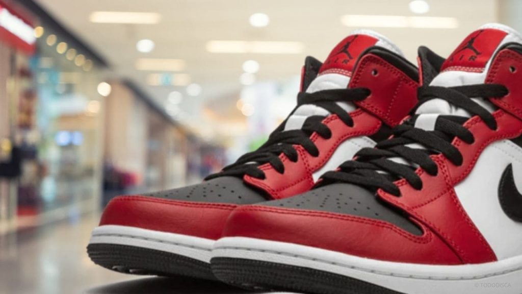 Nike vende zapatillas Air Jordan 1 Mid de 125 dólares por solo 82 dólares en Estados Unidos