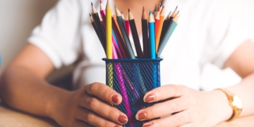 Ni rojo ni amarillo: según los expertos, este es el color favorito de las personas más inteligentes.