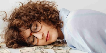 Dormir bien y buenas finanzas personales