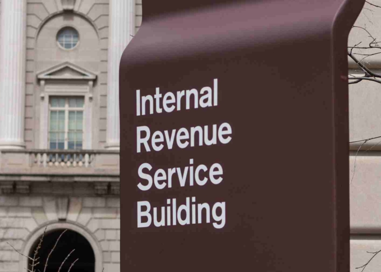 IRS deudas atrasadas miles de millones