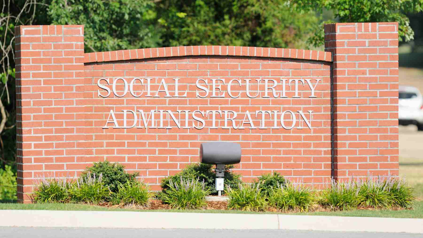 Recortes de empleados en el Seguro Social