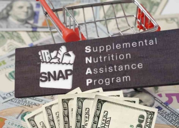 If you are facing difficulties to make ends meet, check your eligibility for SNAP and SSI payments and if you can get both benefits