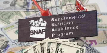 If you are facing difficulties to make ends meet, check your eligibility for SNAP and SSI payments and if you can get both benefits
