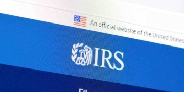 IRS phone numbers for the 2025 tax season