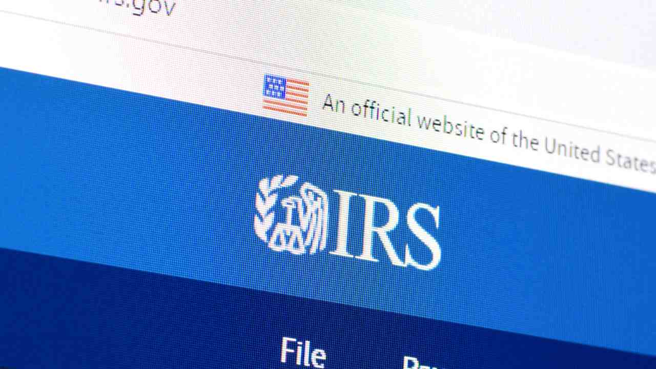 IRS phone numbers for the 2025 tax season