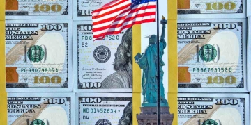 If I am on Social Security in 2025, can I receive SSI while getting SSDI or retirement benefit payments? Social Security and SSI payments compatibility