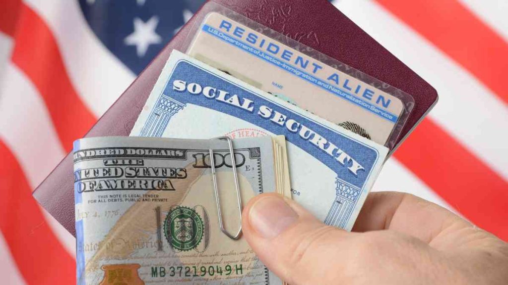 Getting Social Security if you have a Green Card in 2025