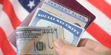 Getting Social Security if you have a Green Card in 2025