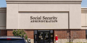 Many Americans wonder if the Social Security offices are open for walk-ins in 2025