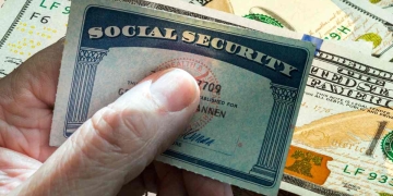 Social Security payment for 62-year-olds in May