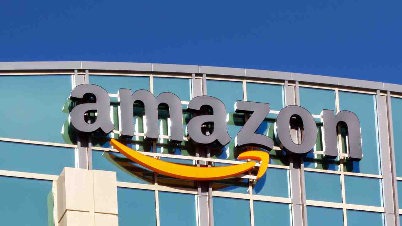Get a new fan to beat the heat with this great choice on Amazon