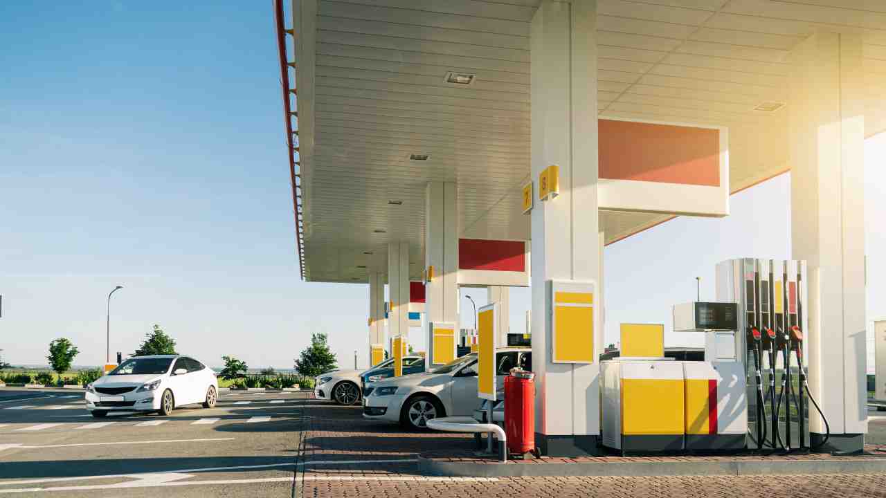 Top ten states with the lowest gas prices in the U.S. in 2025