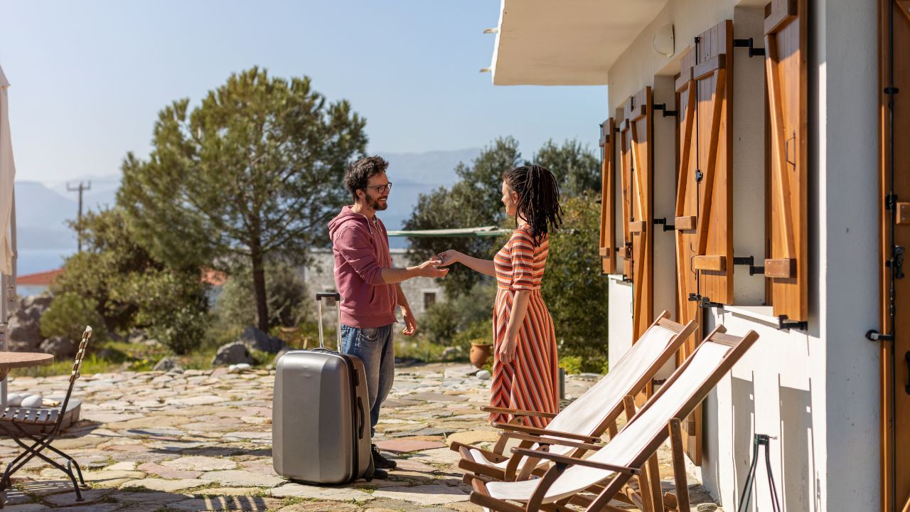 House rented on Airbnb to mine cryptocurrencies