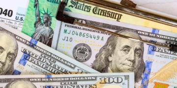 Alaska Sets 2025 PFD Dates: See If You Qualify for the $1,702 Payment