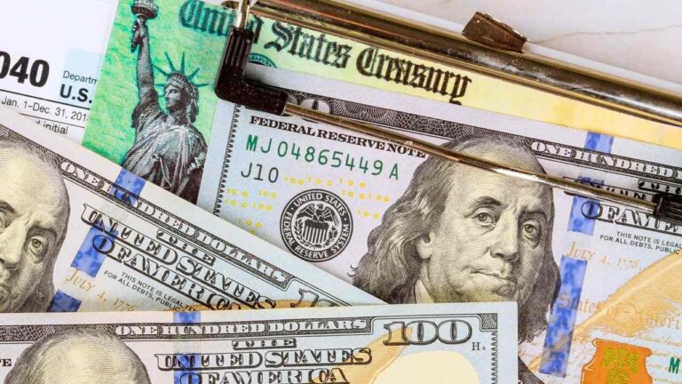Alaska Sets 2025 PFD Dates: See If You Qualify for the $1,702 Payment