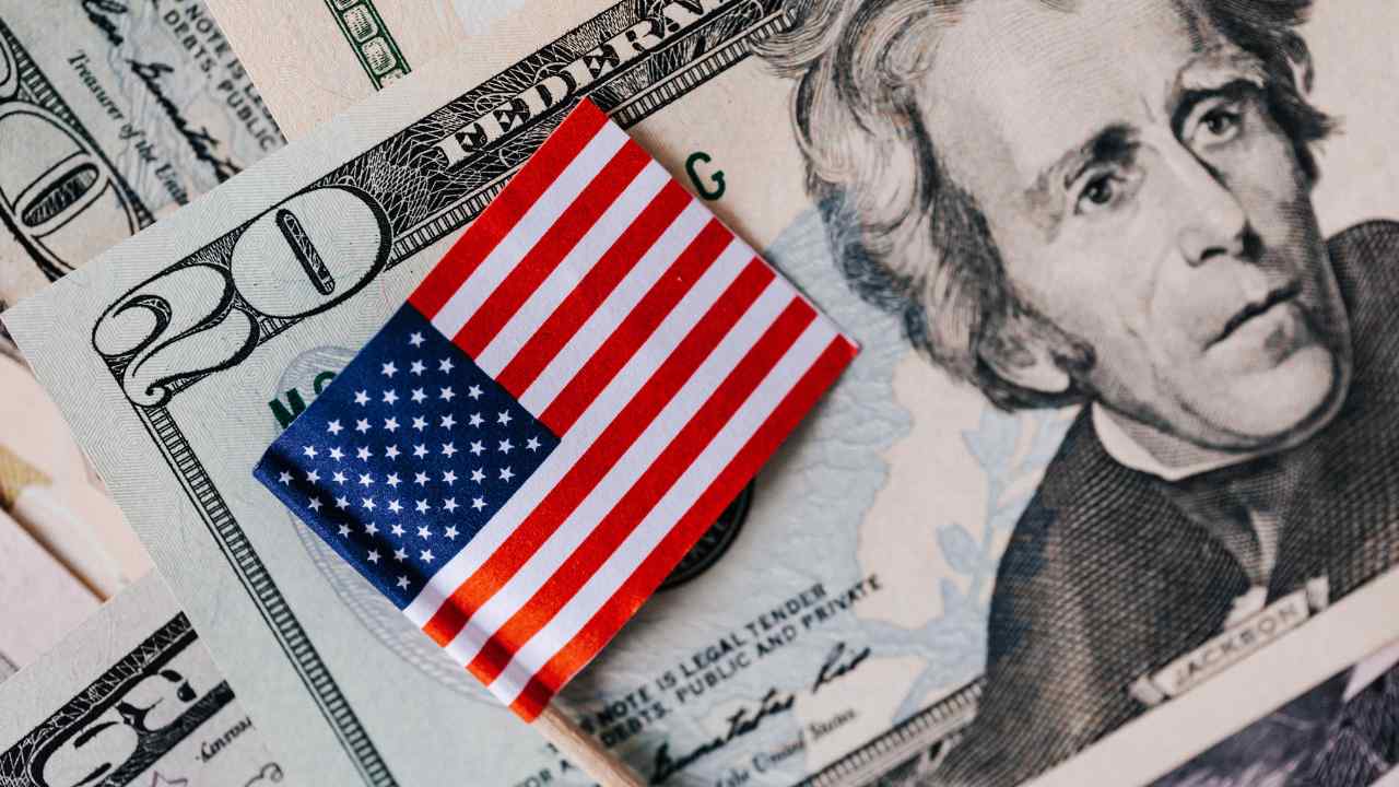 Eligible Americans are inline to get a $1,702 stimulus checks from Alaska