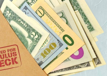 Oil revenues are turned into stimulus checks for Alaskans