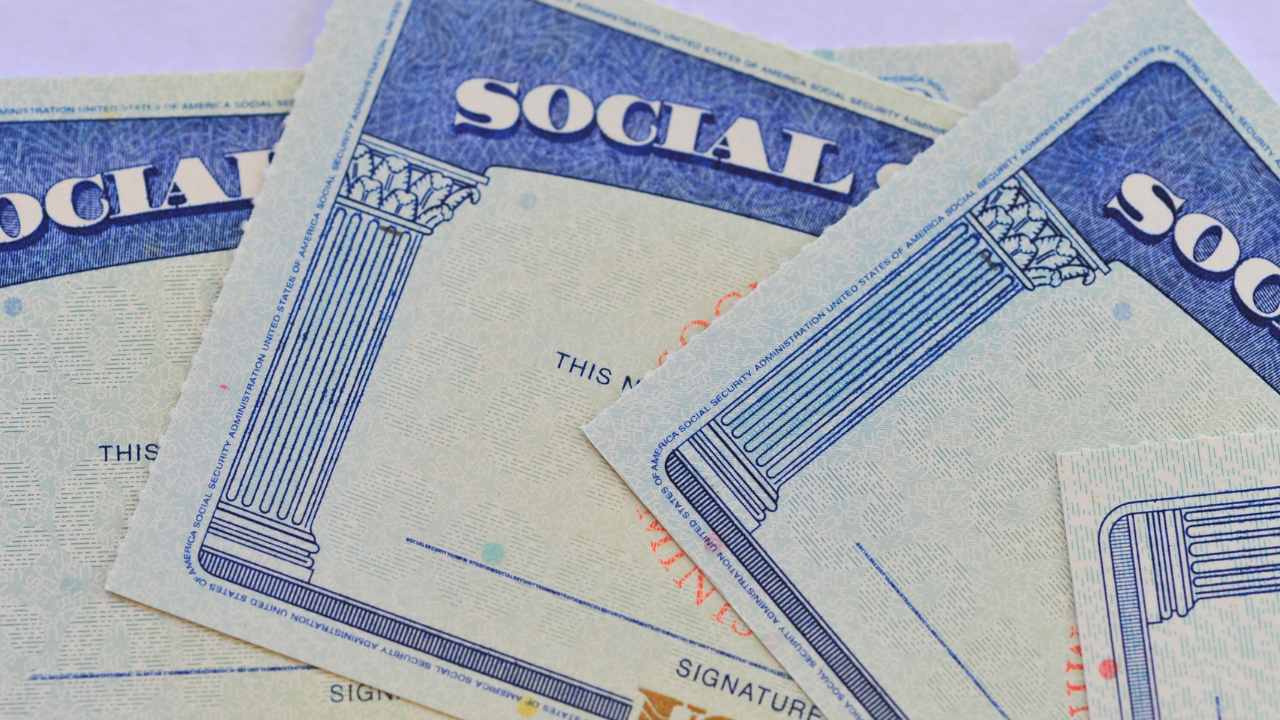 Government Shutdown Looms: How It Could Delay Your Social Security COLA 2026 Announcement