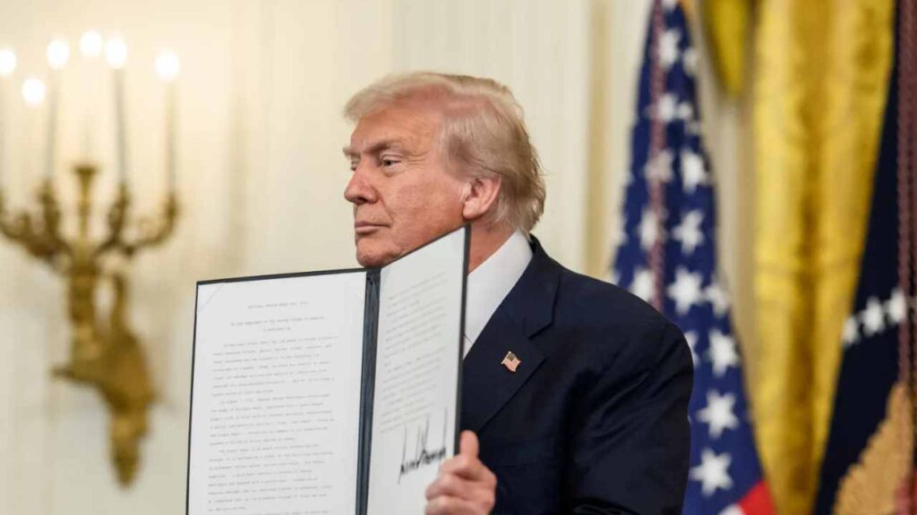 Trump Proposes $2,000 Stimulus Checks: What to Know and How Possible Is This to Happen Trump's $2,000 Tariff Dividend: A New Stimulus Plan Unveiled