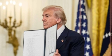 Trump's $2,000 Tariff Dividend: A New Stimulus Plan Unveiled