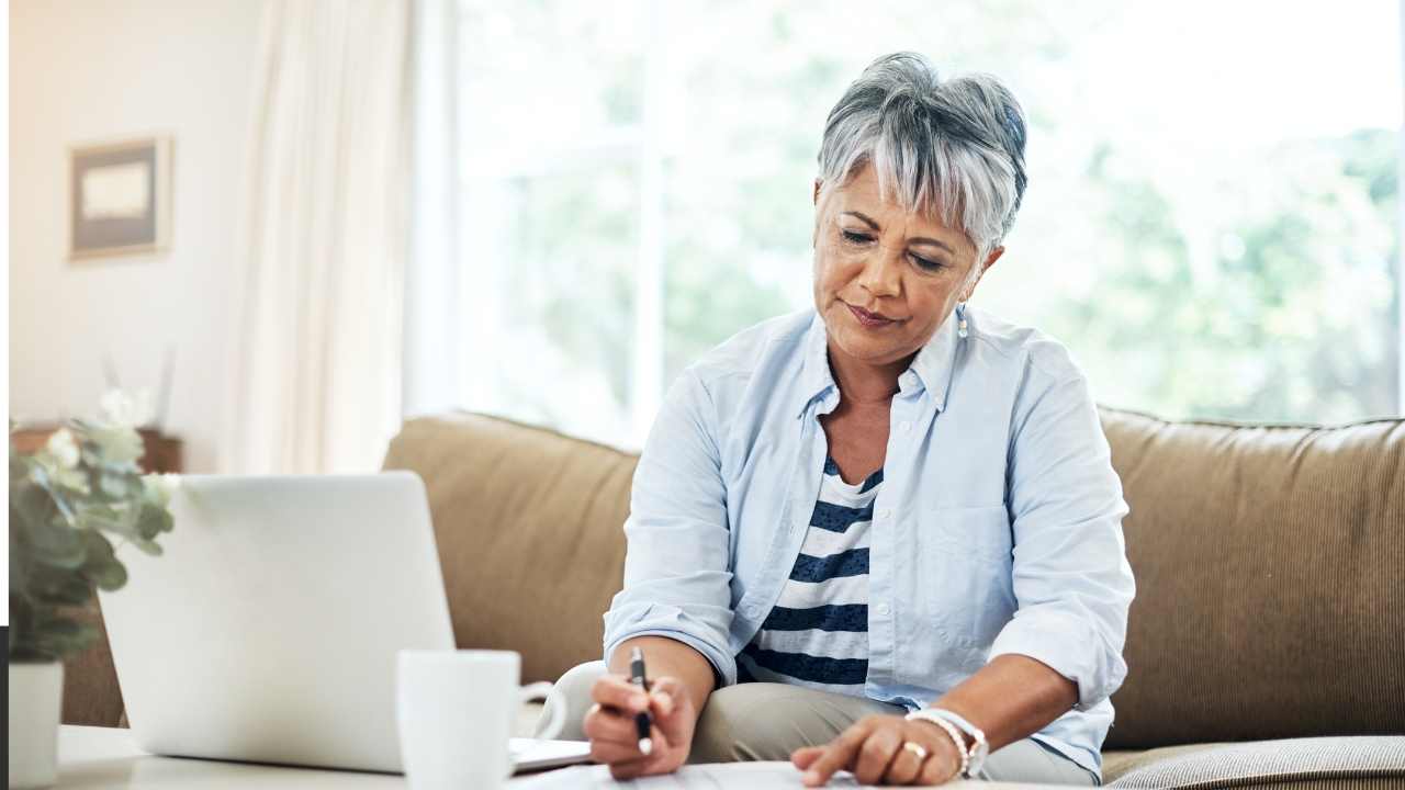 America's Retirement Age Just Hit 67: Here's What It Means For You Born in 1960? Social Security Just Changed the Rules for You