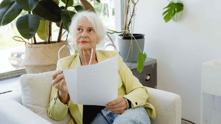 Seniors Tax Savings: A Guide to the OBBBA's $6,000 Deduction (2025-2028)