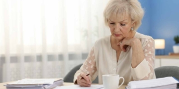 Experts point to a clear savings target for age 50