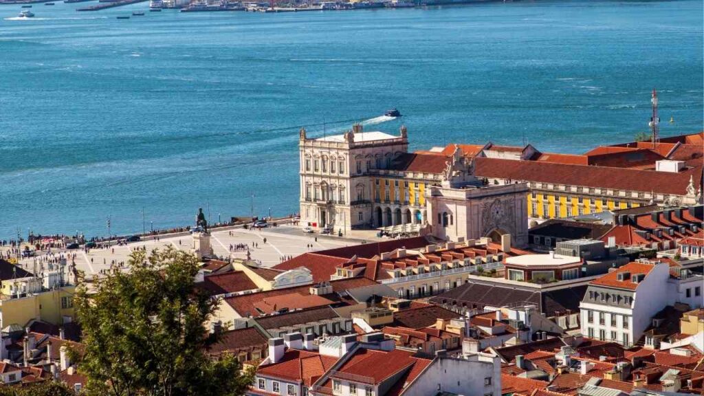 The Coastal Region Where American Retirees Are Finding What the U.S. Can't Offer