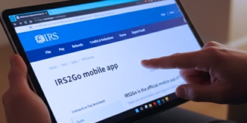 How to track your tax refund in minutes — no phone call needed