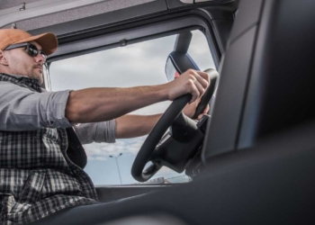 Oregon Shuts Down CDL Program for Asylum Seekers and DACA