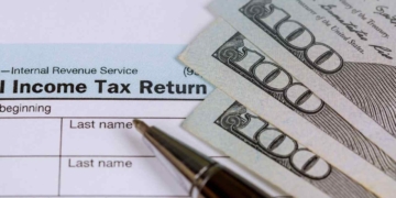 IRS data shows higher average refunds, but experts warn a larger refund doesn't always mean lower taxes
