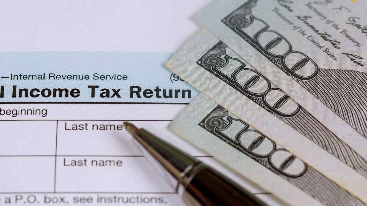 IRS data shows higher average refunds, but experts warn a larger refund doesn't always mean lower taxes