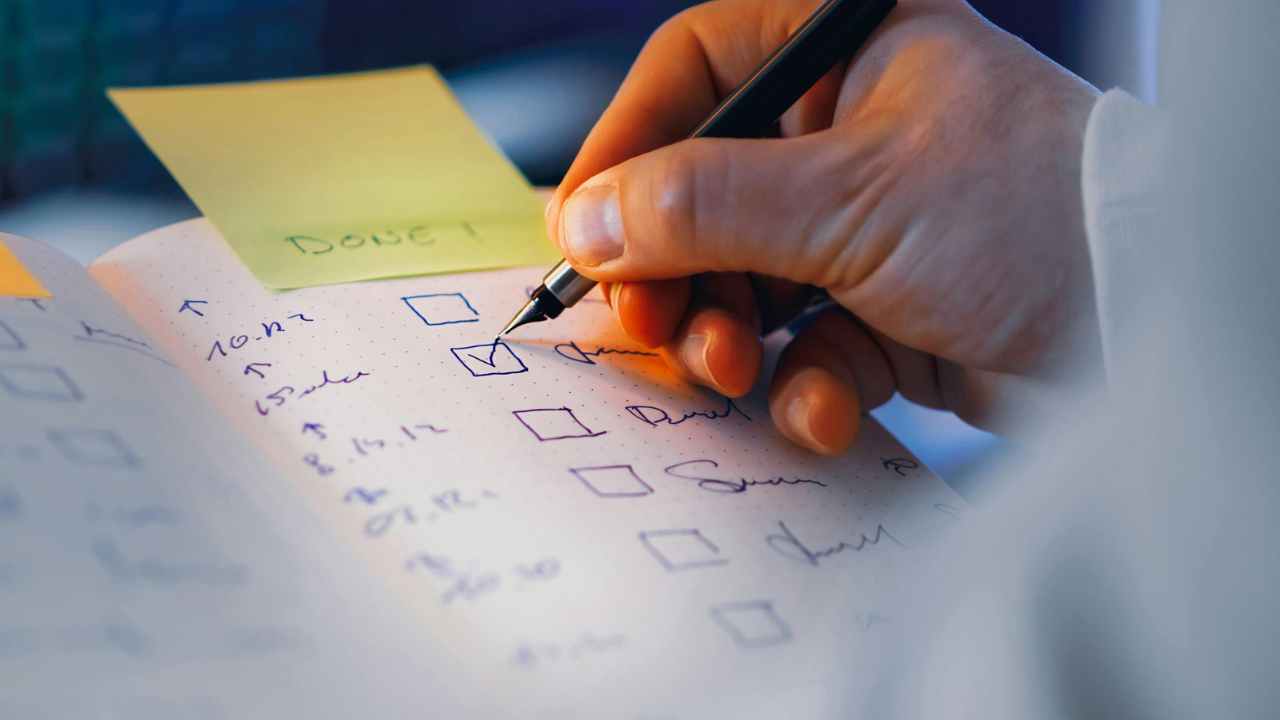 A Checklist Before Choosing to Retire at Age 62 in the US