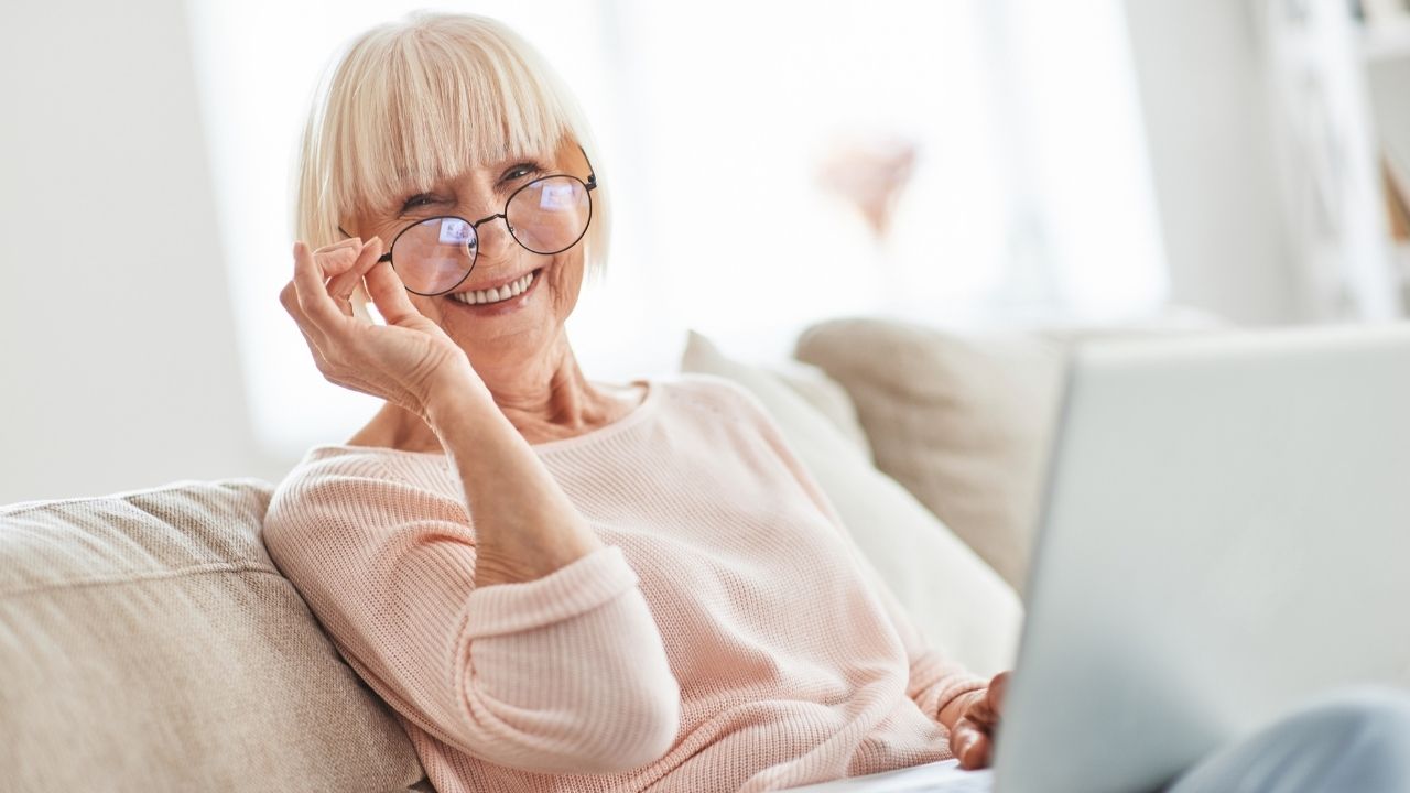 Retiring at 62 Instead of 67 Costs 30% of Your Pension for Life: How a $2,000 Benefit Shrinks to $1,400