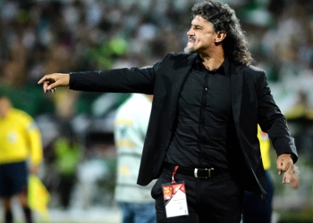 Leonel Álvarez: «Dirigir a Nacional sería grandioso»
