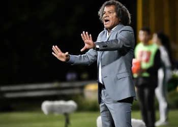 Alberto Gamero sería el DT de la Selección Colombia si «usara corbata en vez de collares»