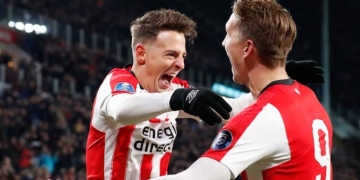 ¡Santiago Arias, mejor lateral de la década en Holanda!