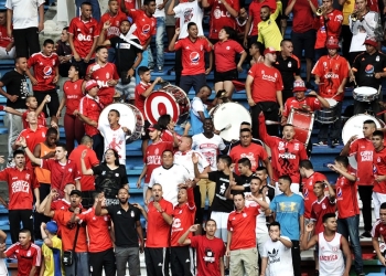 Cacería de seguidores del América a hinchas de Millonarios en el Pascual Guerrero