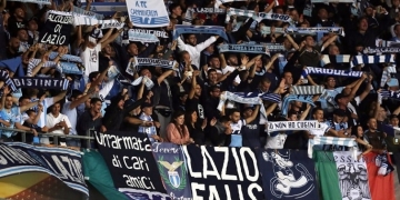 Ultras de la Lazio causan indignación por comportamientos machistas