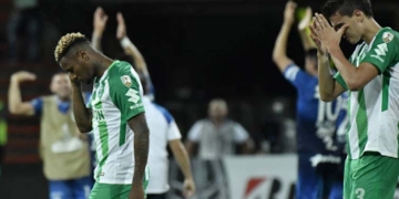 ¡La jugada de Atlético Nacional que se detuvo por el pito de un rival!