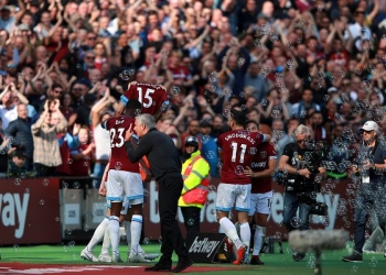 Marko Arnautovic dedicó su gol a Carlos Sánchez