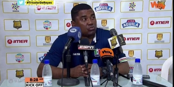 La discusión entre el técnico Hubert Bodhert y el dueño de Rionegro Águilas