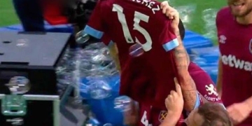 La dedicatoria de West Ham United que agradeció Carlos Sánchez