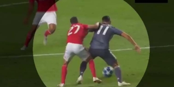 Jugada de crack: ¡el doble túnel de James Rodríguez en la Champions!