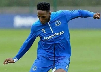 Yerry Mina jugó 60 minutos en un amistoso del Everton a puerta cerrada