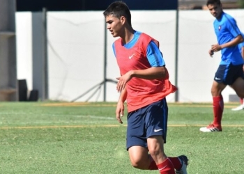 ¡Con apenas 14 años ya fue suplente en un partido de Primera División!