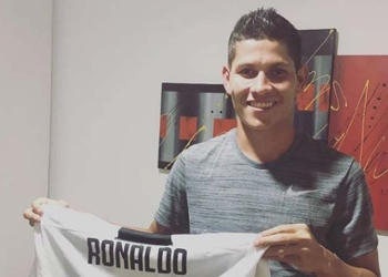 ¡Le luce la camiseta de Juventus a Jorman Campuzano!